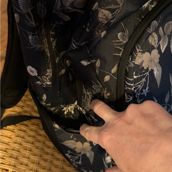 Dakine Black Vintage Floral 33L Campus Backpack EUC- like new - Picture 10 of 12